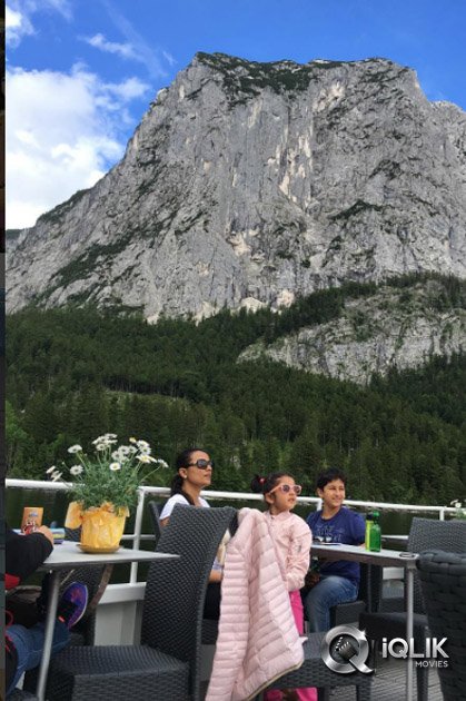 Mahesh-Babu-Family-London-Trip-Photos